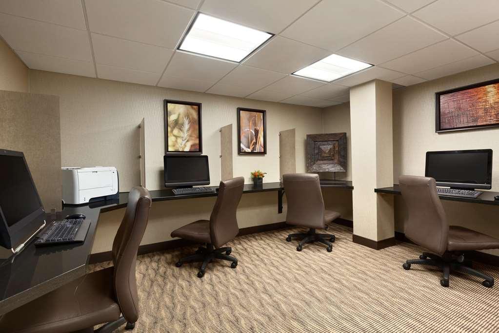 Embassy By Hilton Will Rogers Airport 4*