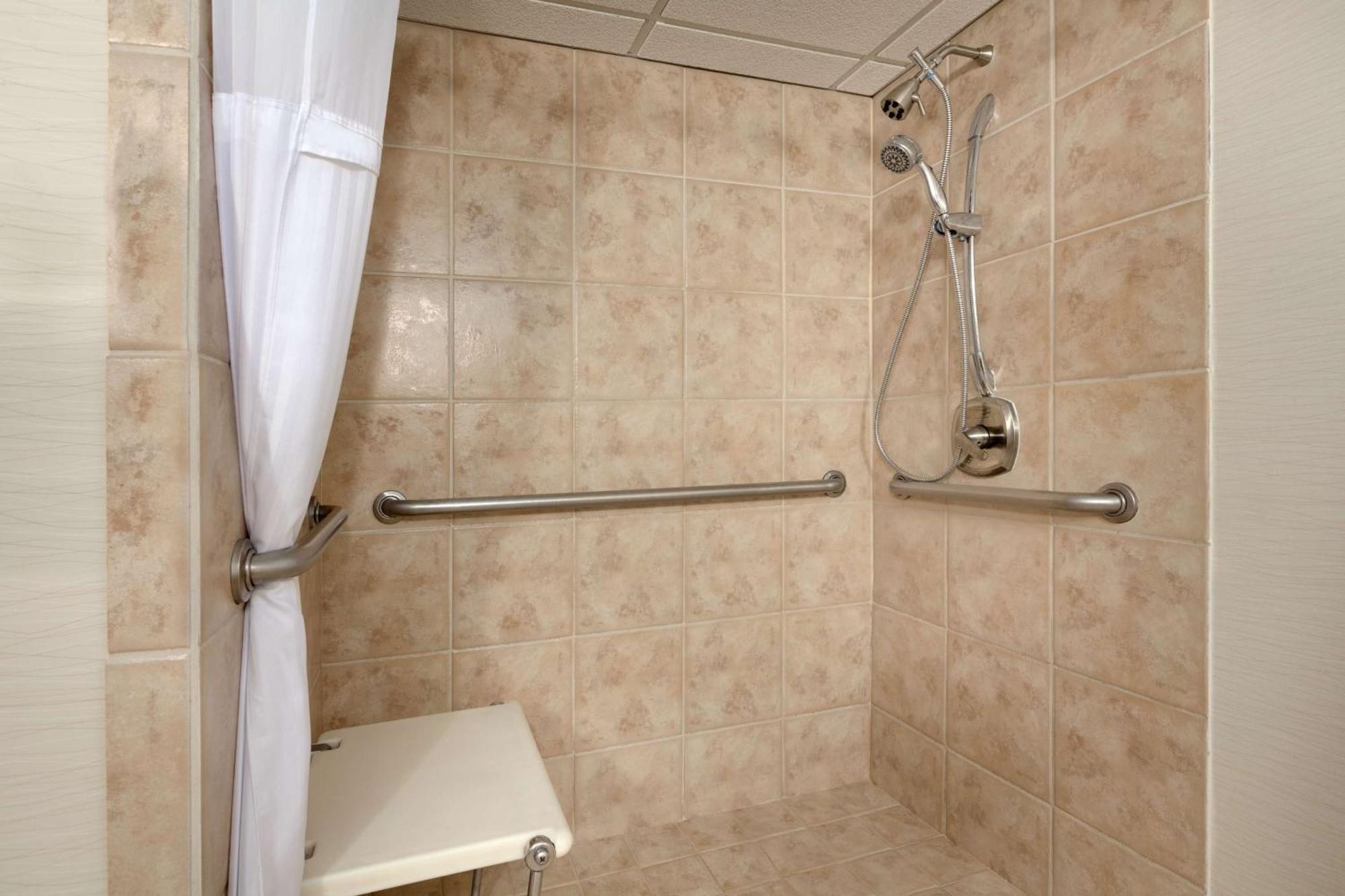 Hotel Embassy By Hilton Will Rogers Airport Oklahoma City