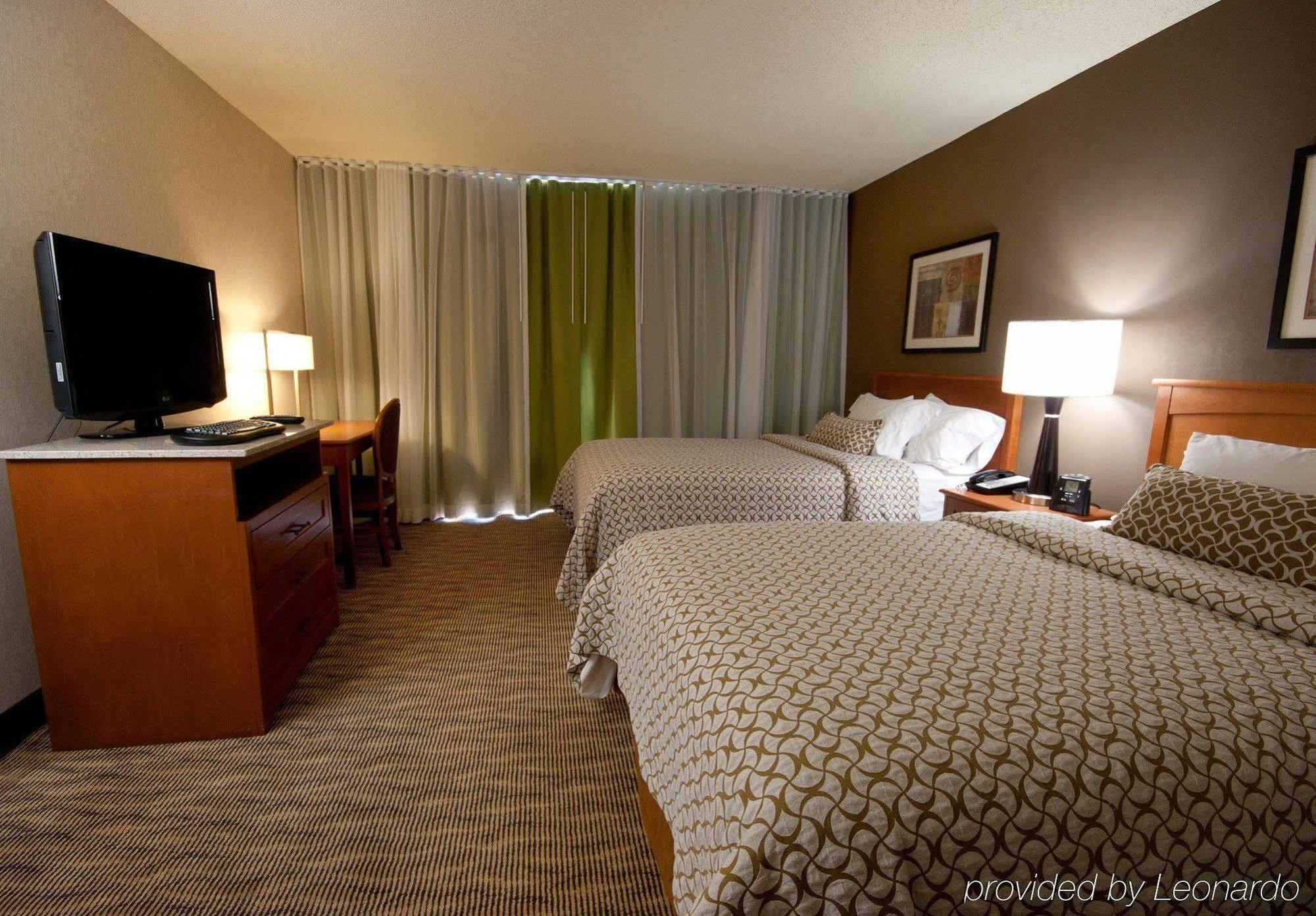 Hotel Embassy By Hilton Will Rogers Airport